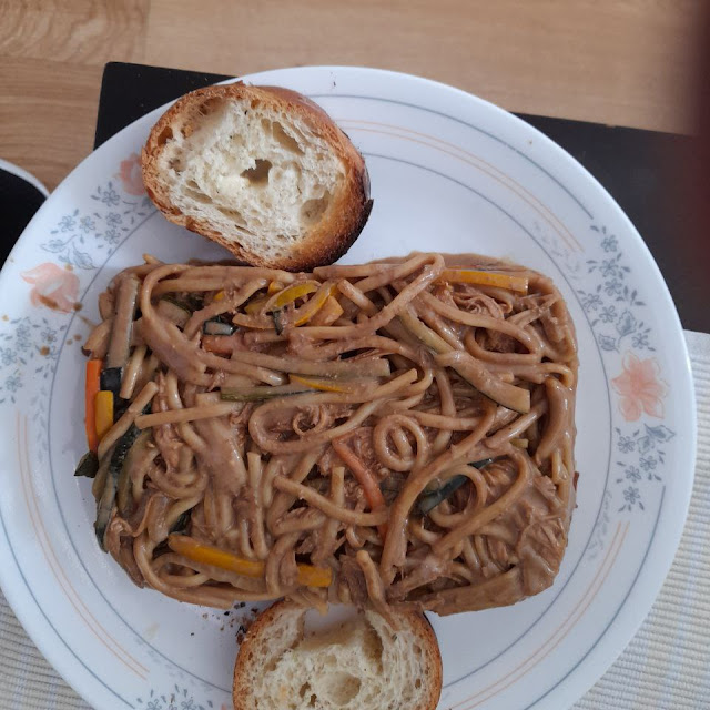 Tallarines Orientales Con Adición de Pollo