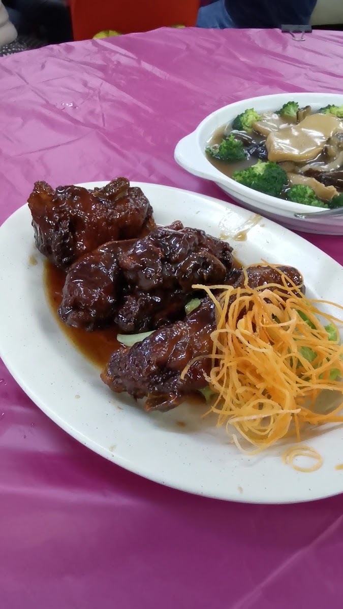 Kim Hin Seafood Cafe 錦興茶室 - Photo 1