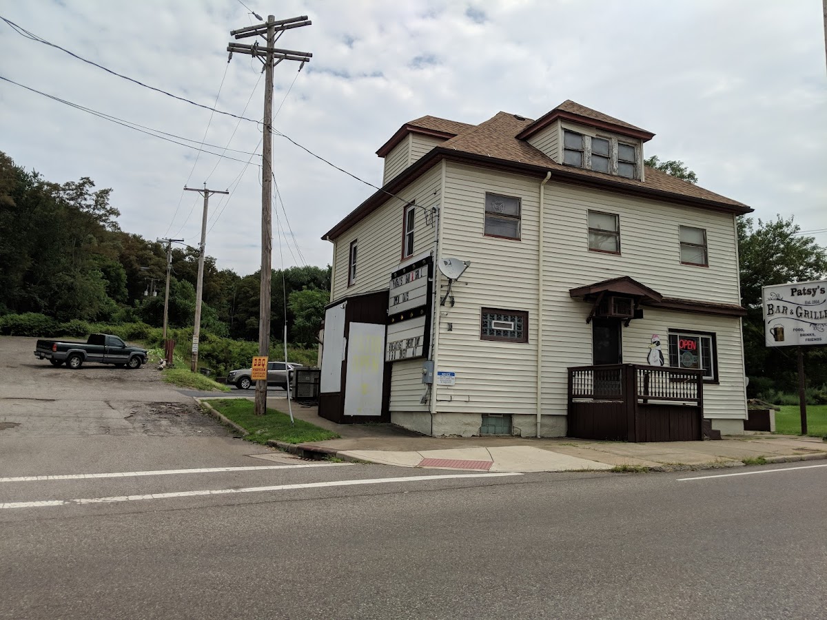 Patsy's Bar - Photo 3