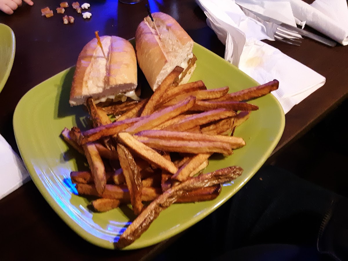Patsy's Bar - Photo 7