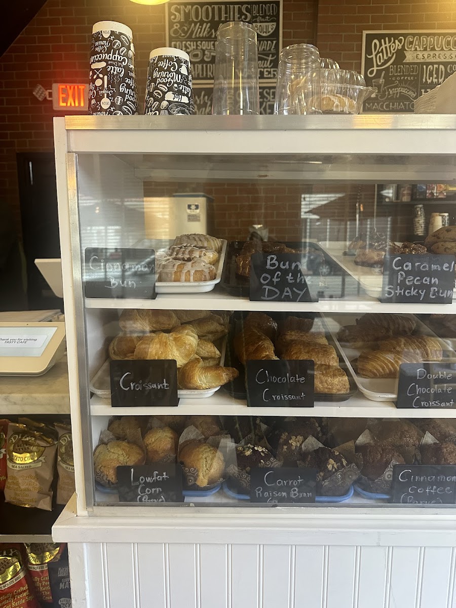 Tasty Beach Cafe - Photo 9