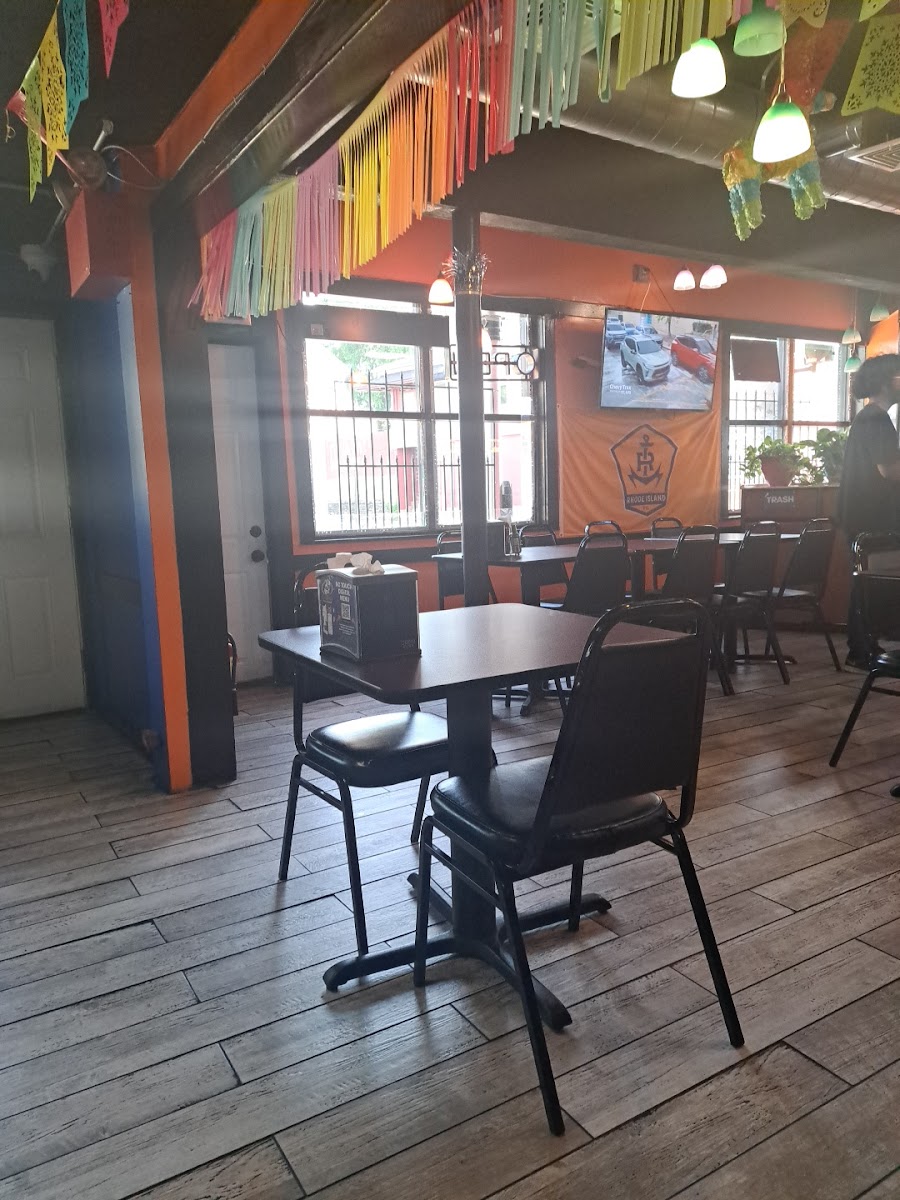 California Taco Shop - Photo 3
