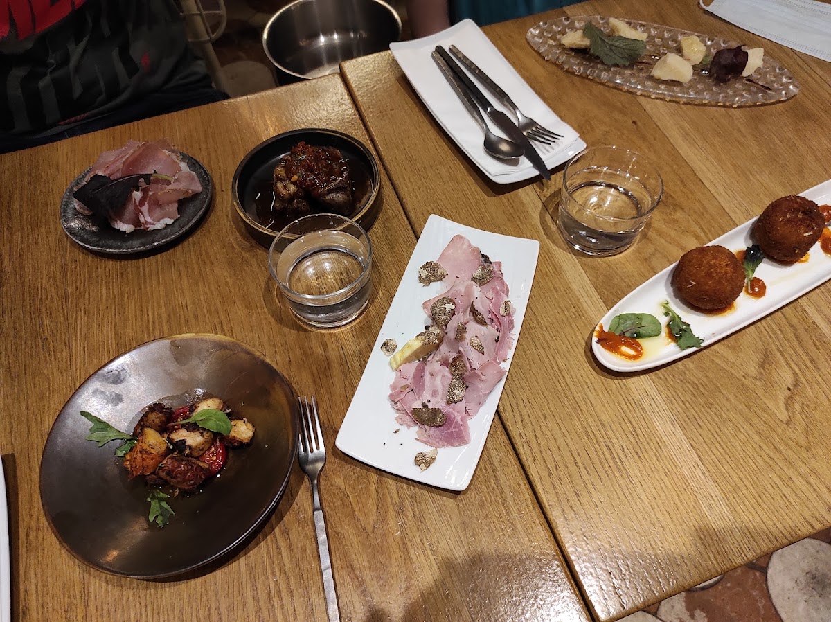 Z Restaurant Tapas - Photo 6