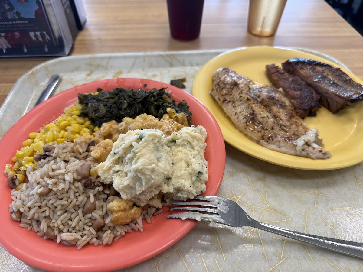 Guns and Rockets Dining Facility - Photo 3