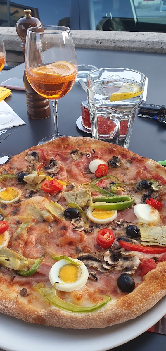 Trattoria Pizzeria Central - Photo 6