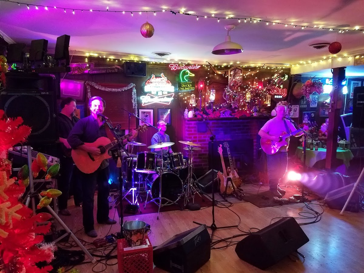 Dog Prairie Tavern - Photo 6