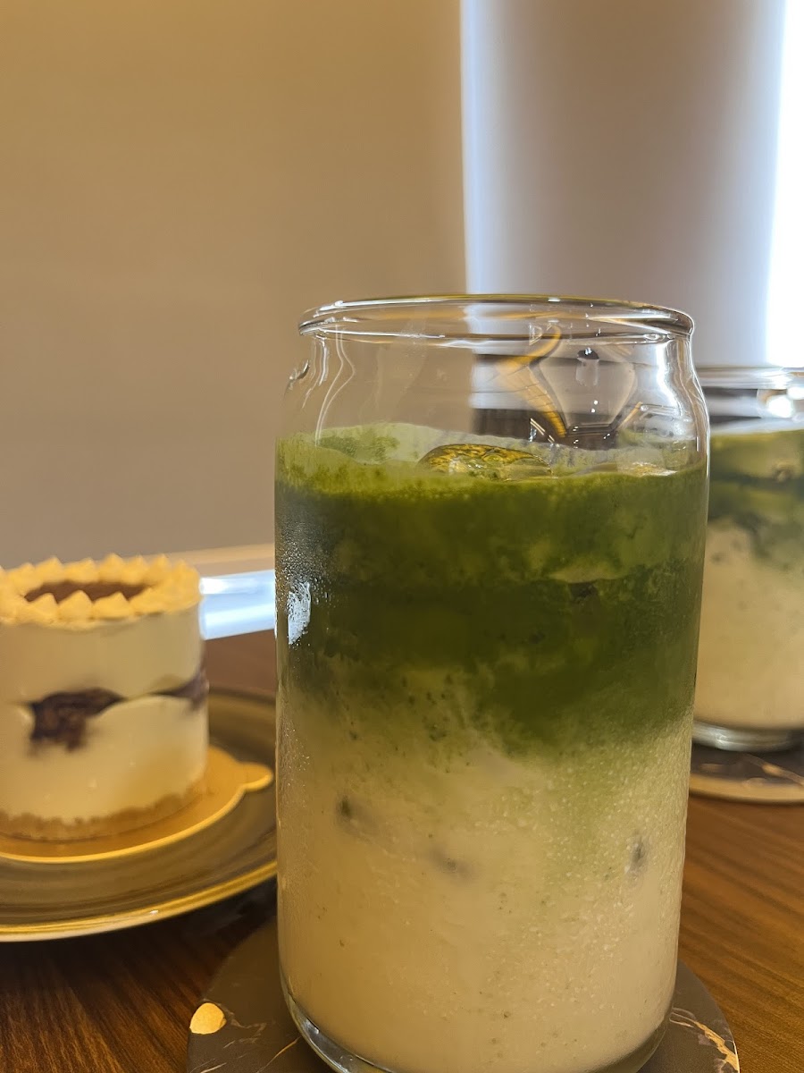 Dee's Coffee and Eatery - Photo 2