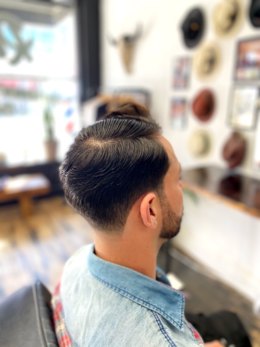 Ralph's Barbershop - Photo 8