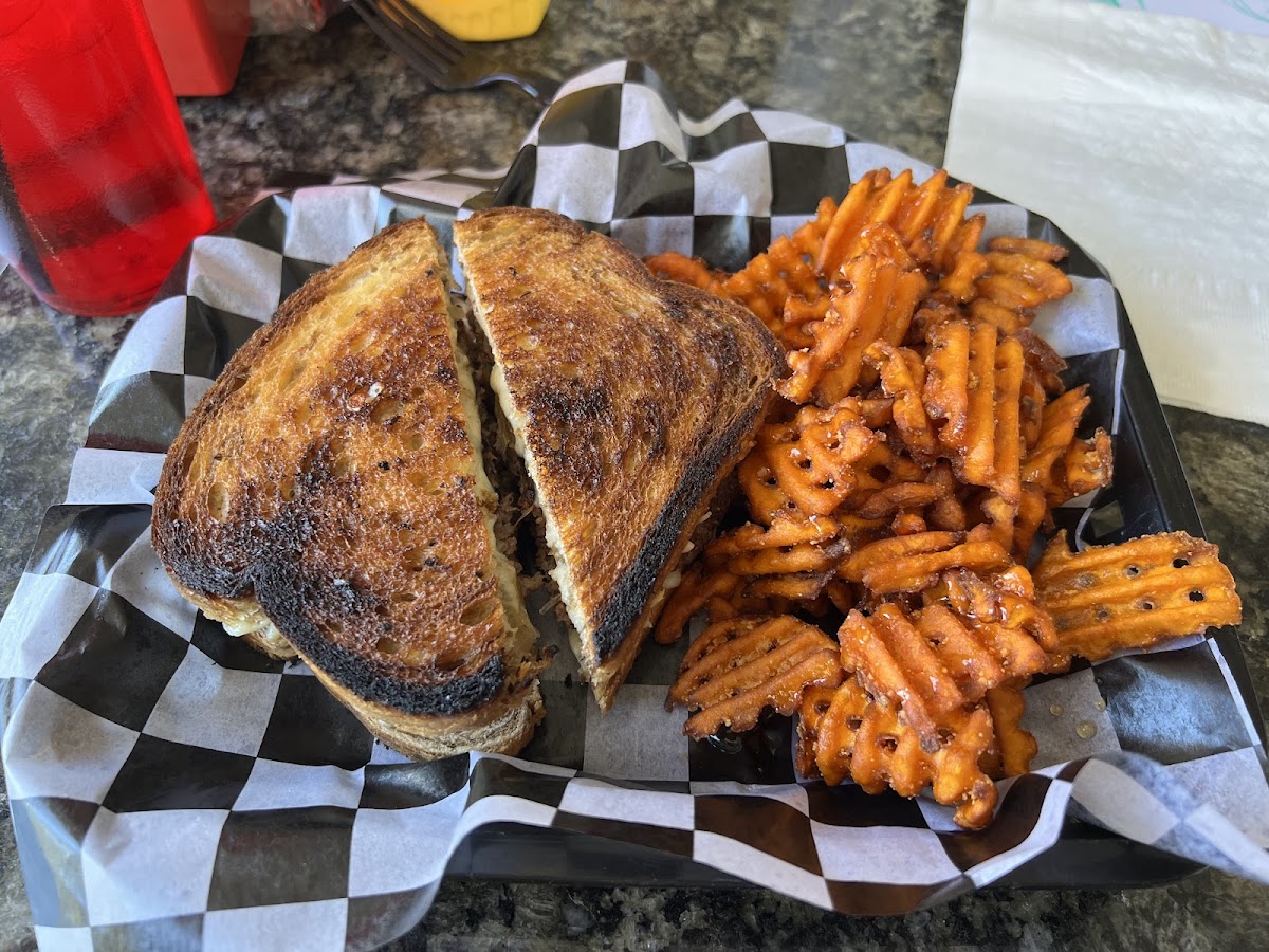 Hernando Oaks Bar and Grill - Photo 2