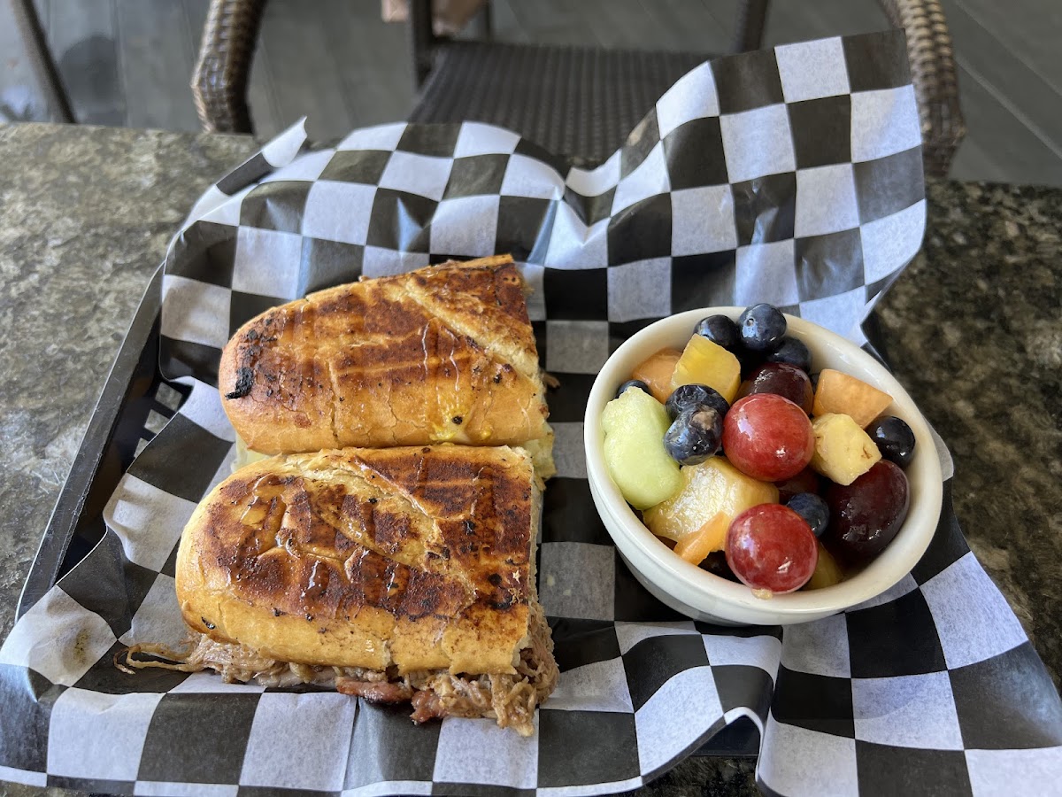 Hernando Oaks Bar and Grill - Photo 4