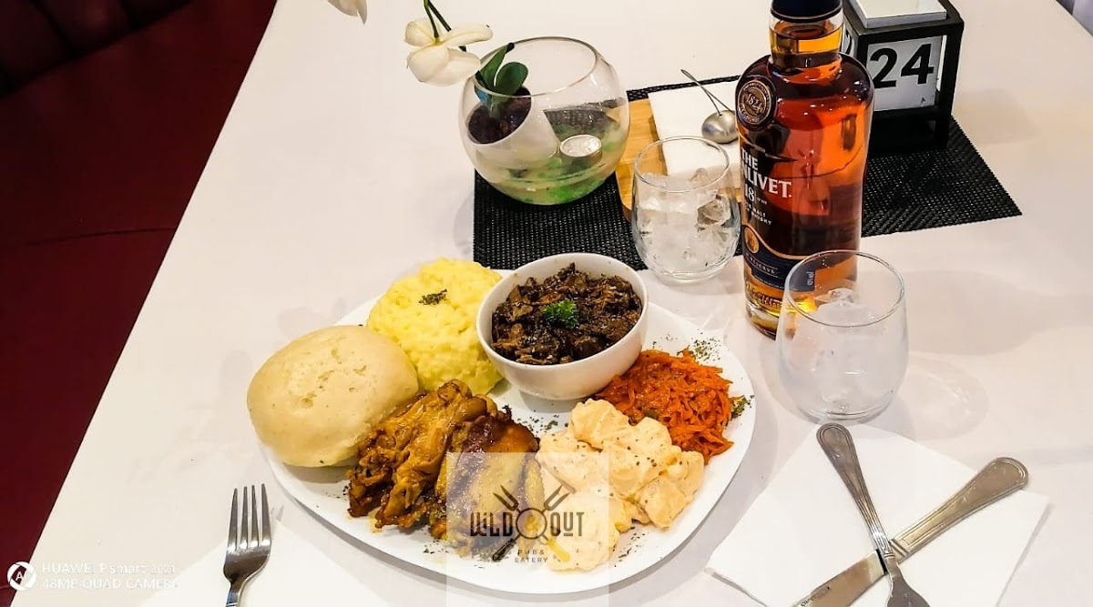 Wild & Out pub and Eatery - Photo 2