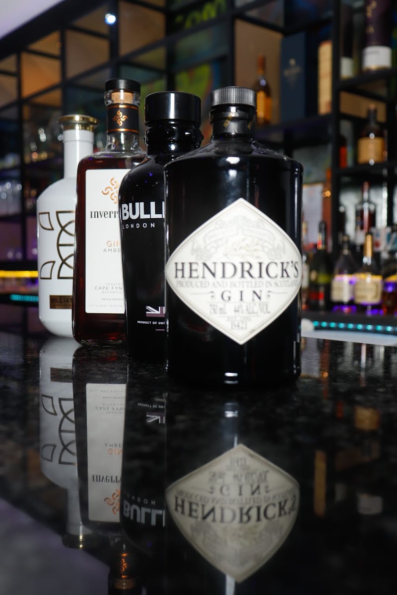 Wild & Out pub and Eatery - Photo 5