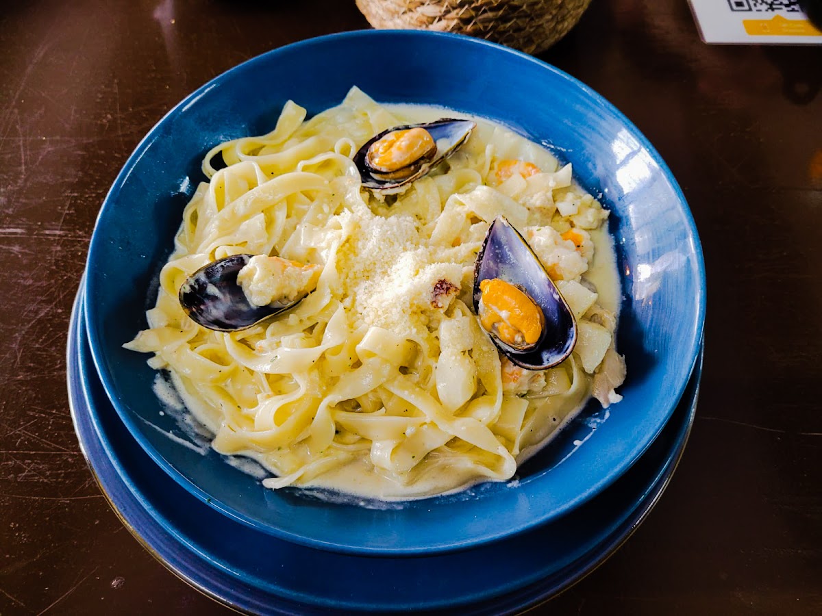 Tanger Seafood - Photo 9