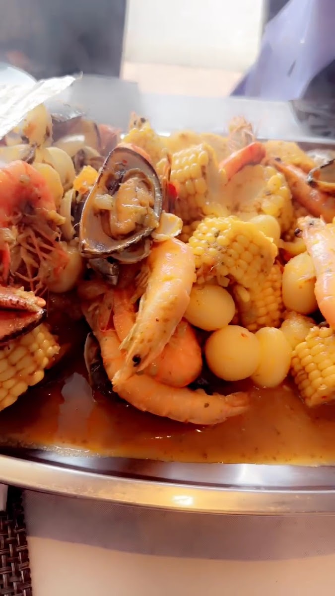 Tanger Seafood - Photo 1