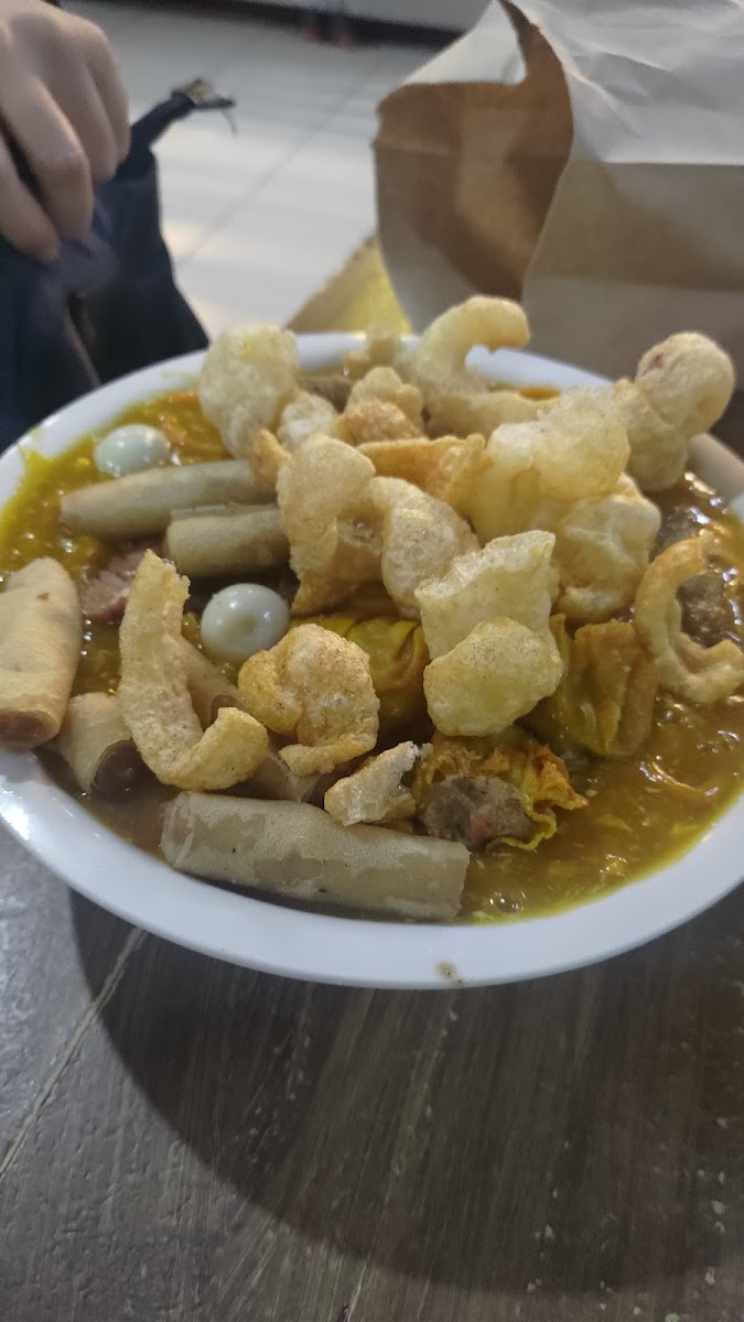 Jorjhane's Lomi Hauz & Eatery - Photo 9