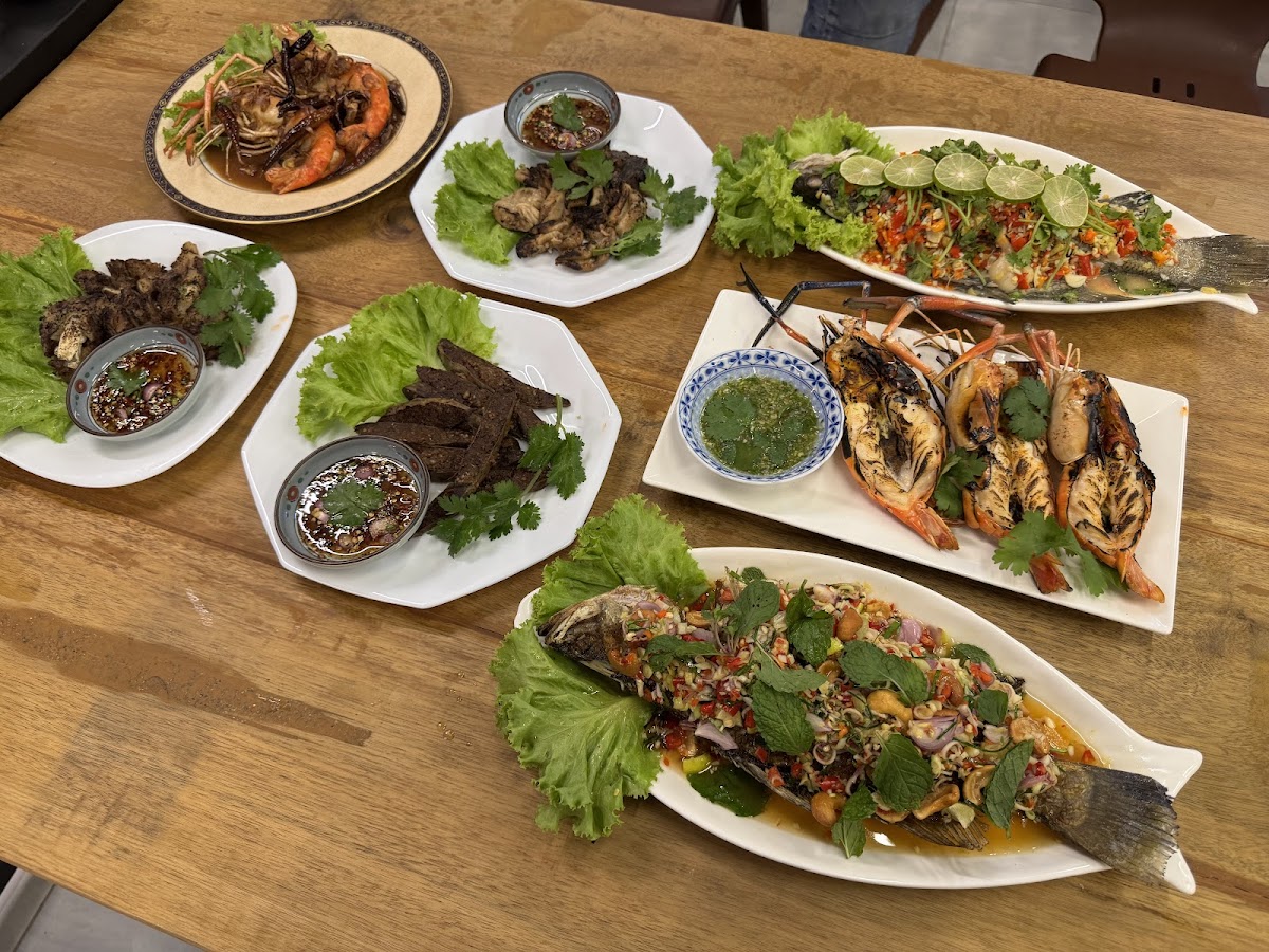 Bang Light Restaurant 2 - Photo 2