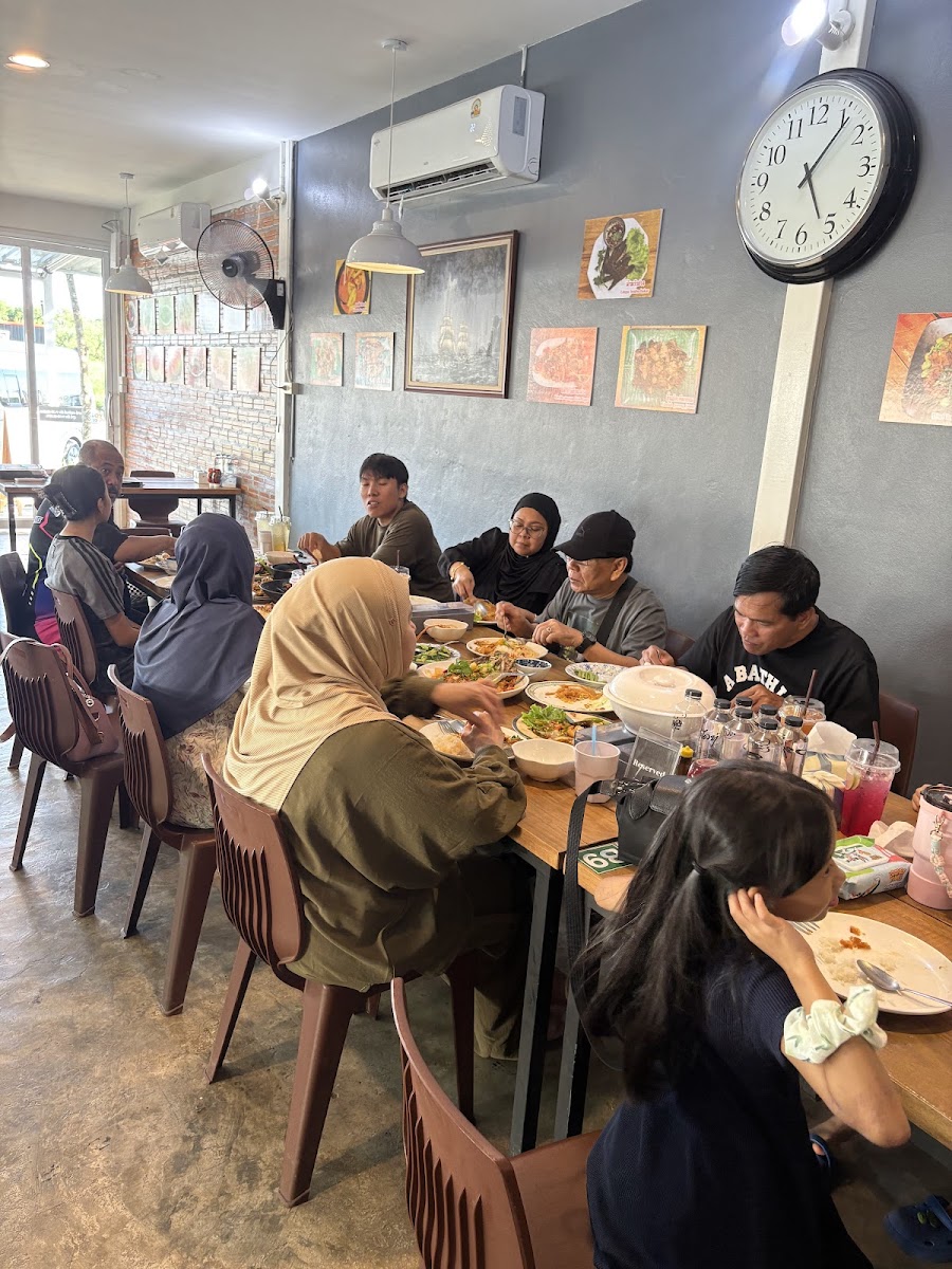 Bang Light Restaurant 2 - Photo 3