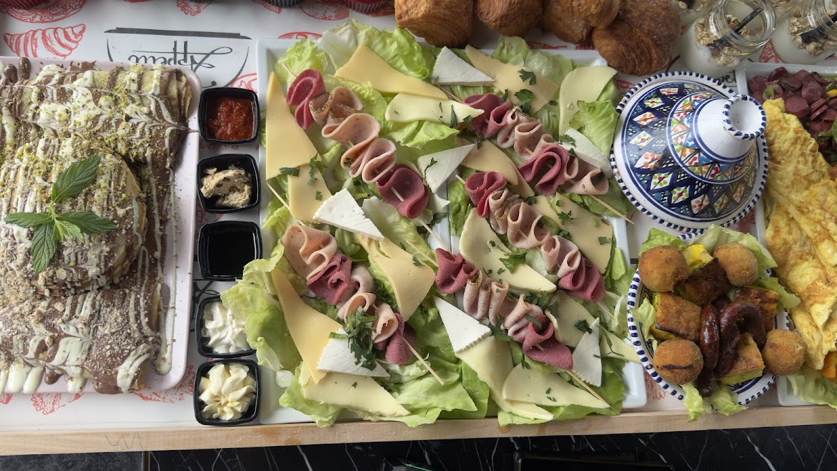 Umbrella Coffee & Food - Photo 2