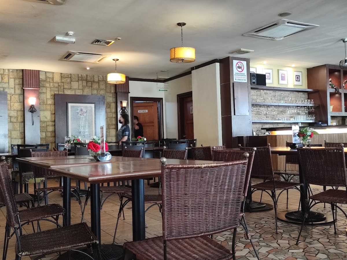 Vegas Bar & Grill