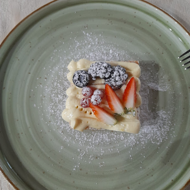 Dolce Sfogliata Con Crema