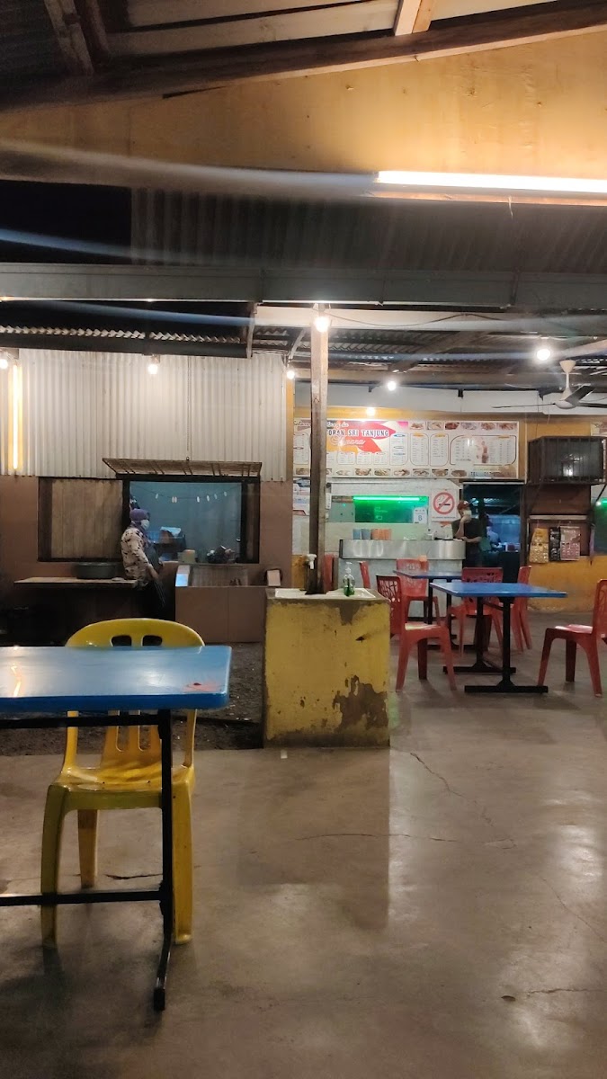Restoran Sri Tanjung - Photo 2