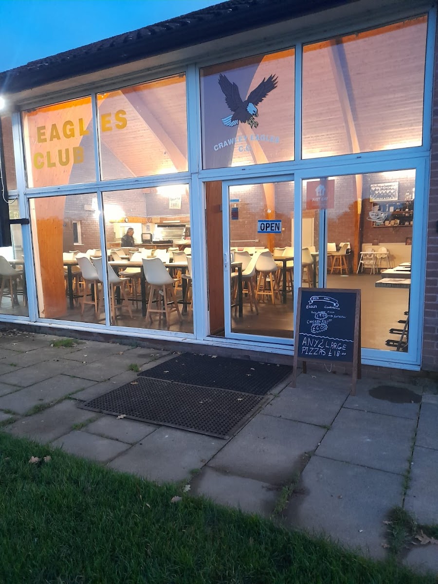 Eagles Clubhouse Crawley/Tubbies Fried Chicken And Pizza