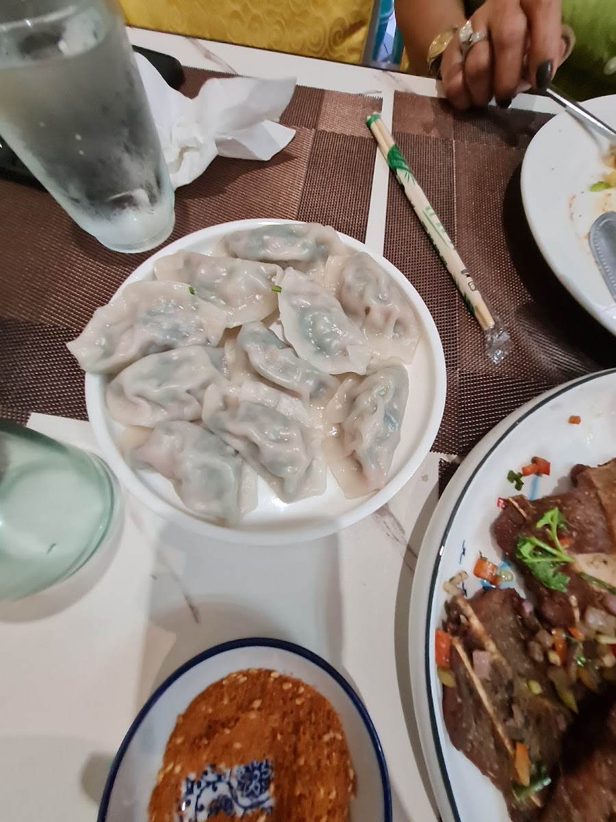 Golden Lantern Chinese Restaurant - Photo 9