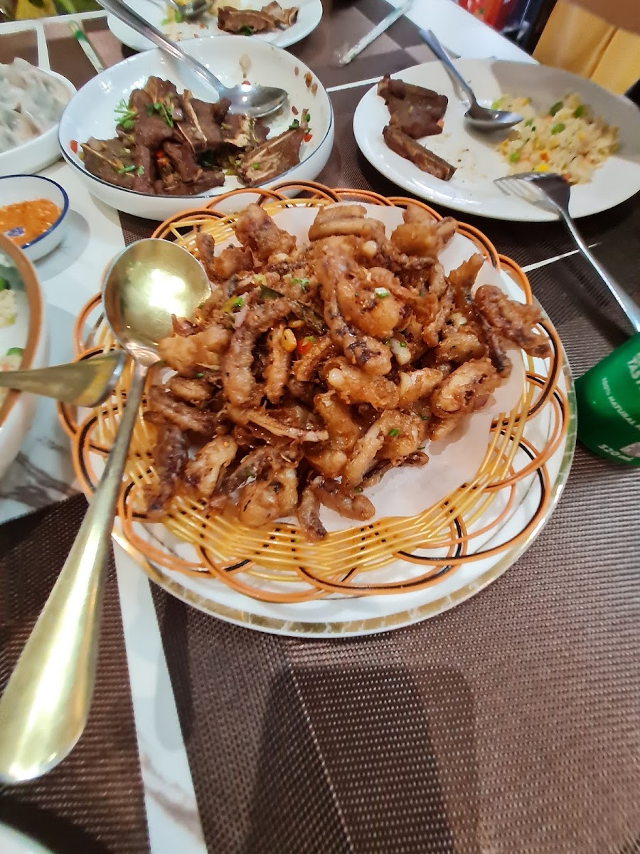 Golden Lantern Chinese Restaurant - Photo 6