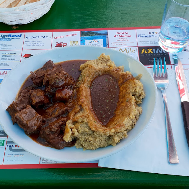 Spezzatino Di Cervo E Polenta