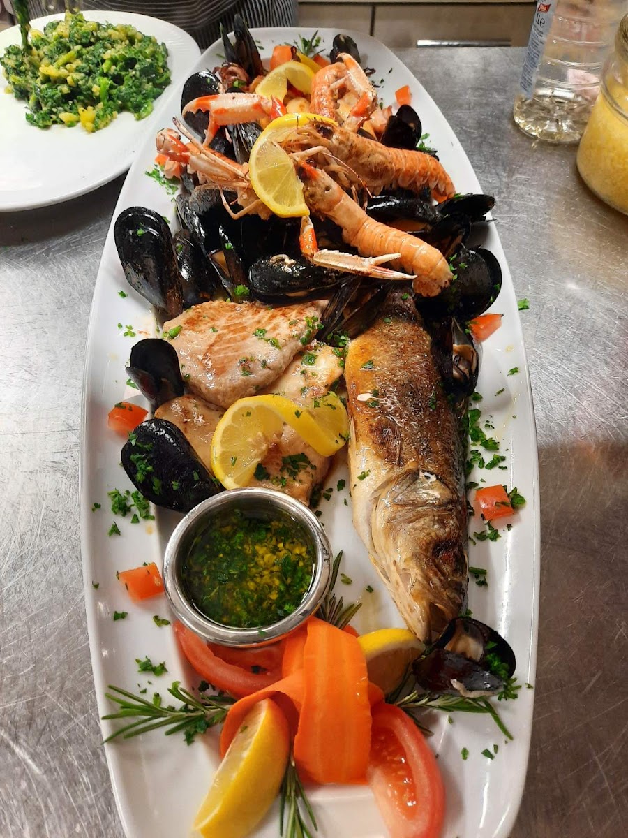 ROVA Bistro & Beach Bar - Photo 2