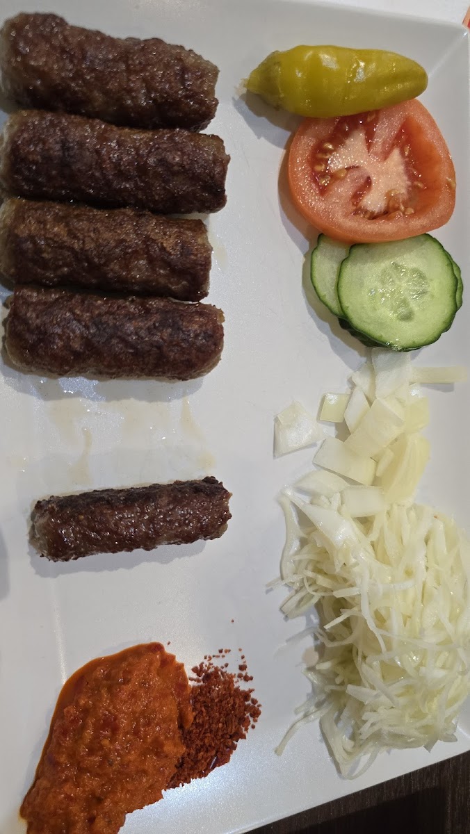 Rian Balkan Imbiss - Photo 1