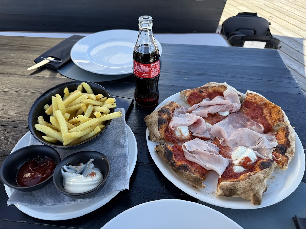Alpina Chalet Grill and Bar - Photo 3