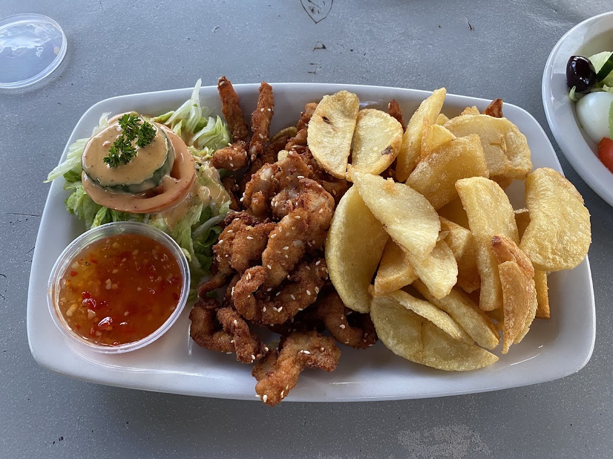 Burger Box Roadhouse - Photo 2
