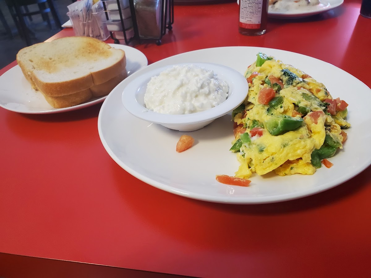 Bonny's Cafe - Photo 1