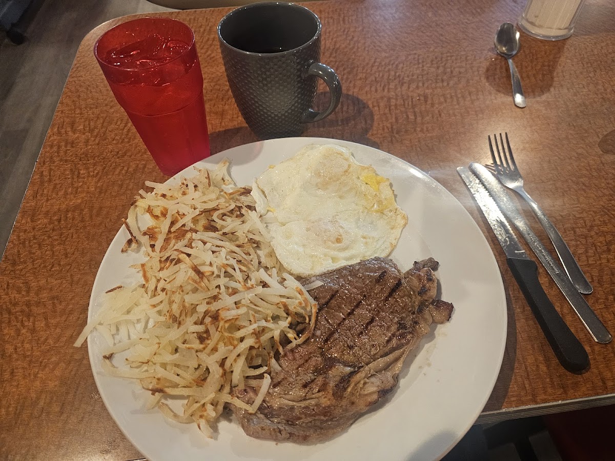 Savannah Family Restaurant - Photo 6