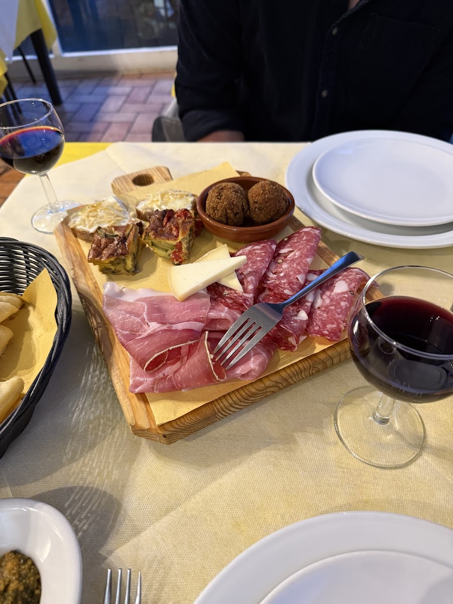 Osteria di Valgiano - Photo 2
