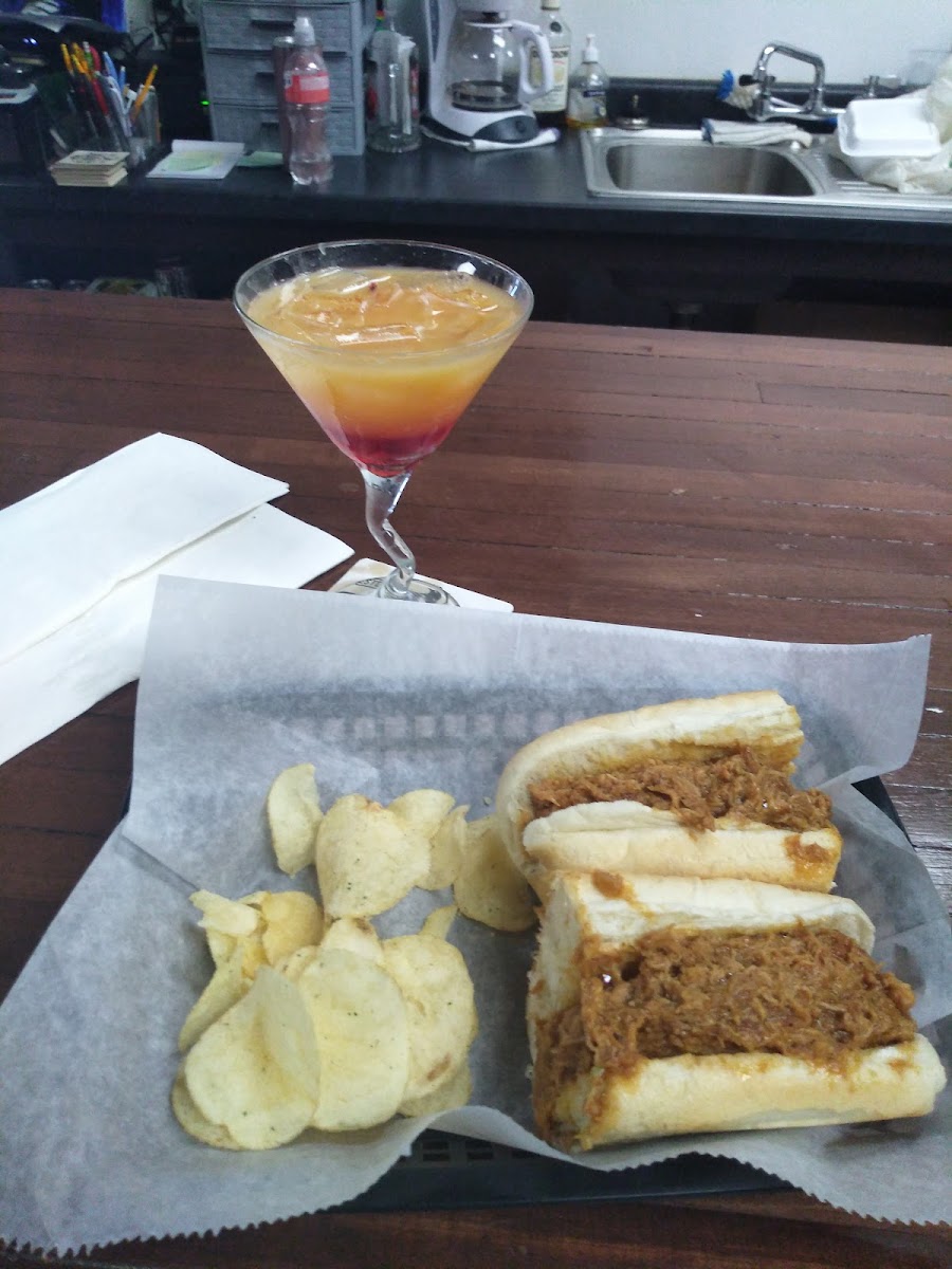 Joan's Tavern - Photo 4