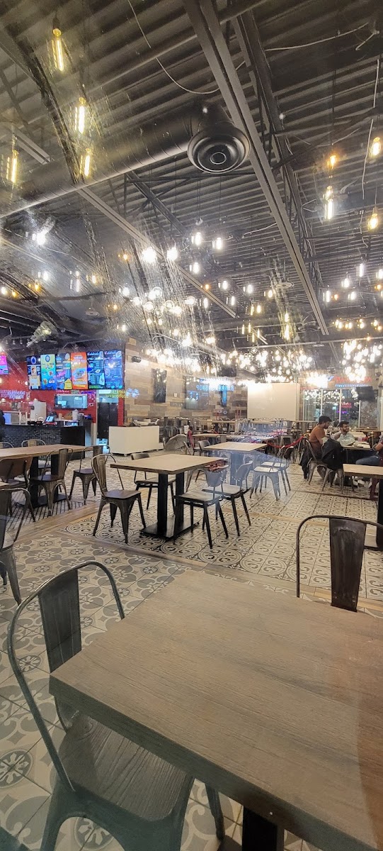 Halal Plaza Mississauga - Photo 2