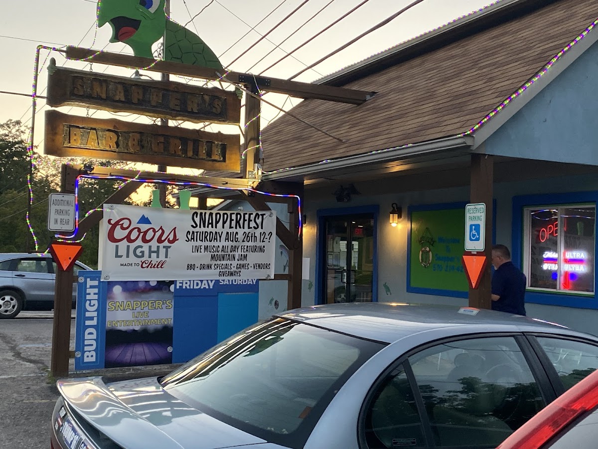 Snapper's Bar and Grill