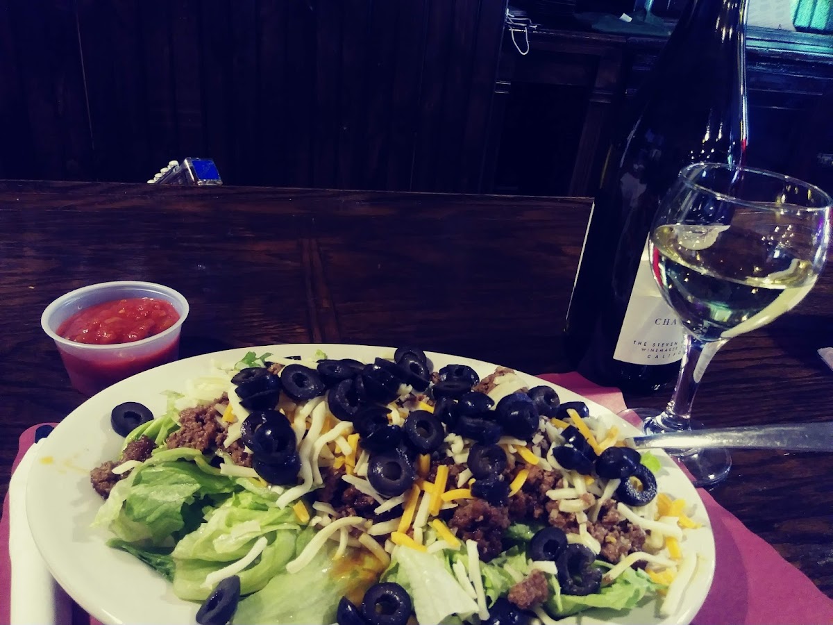 Snapper's Bar and Grill - Photo 6