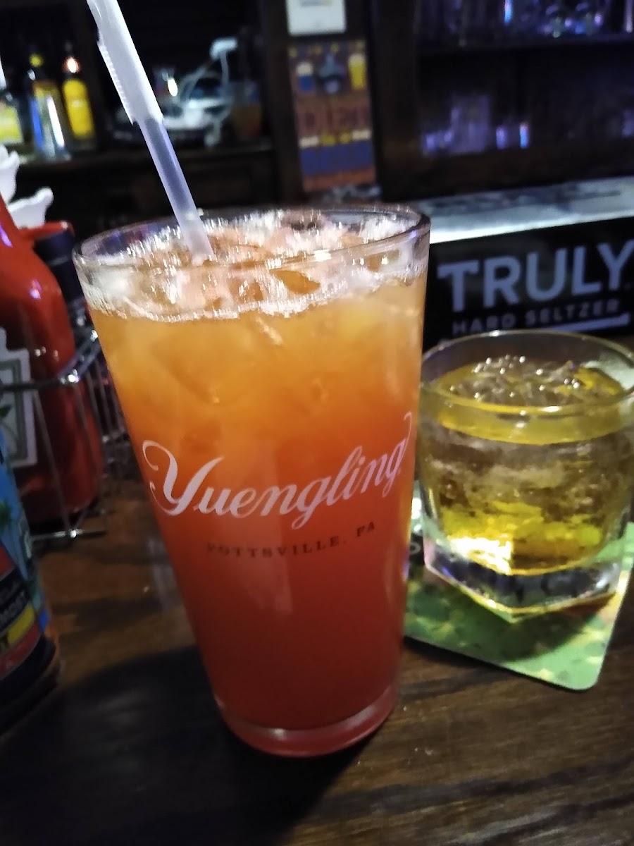 Snapper's Bar and Grill - Photo 7