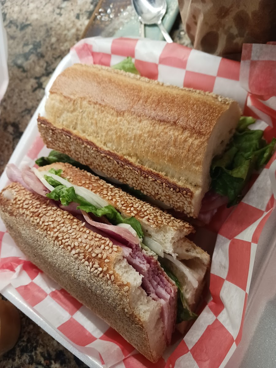 Snapper's Bar and Grill - Photo 8