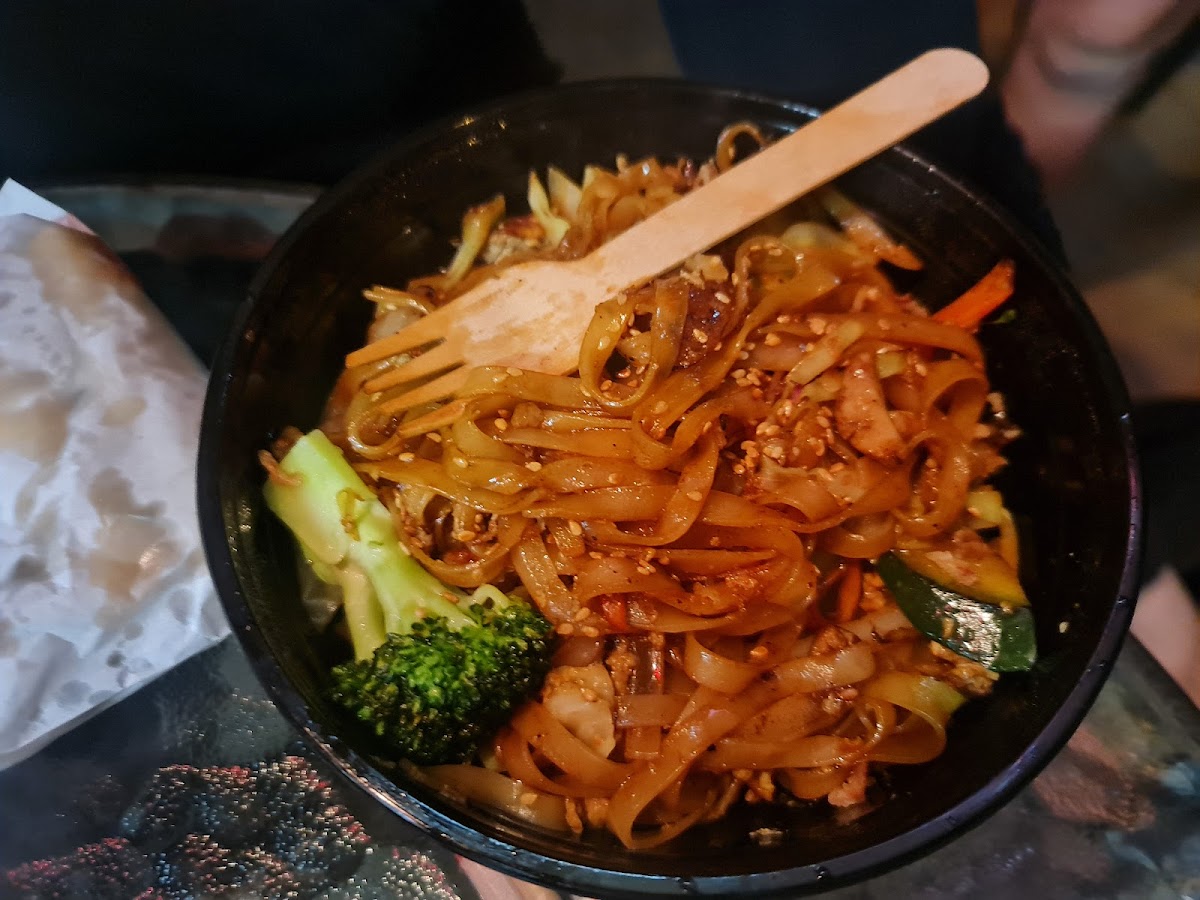 DayDay Wants Noodles Bar - Photo 6