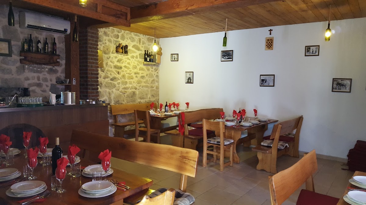 Konoba 'Kod Grge'/Agroturizam Strnj