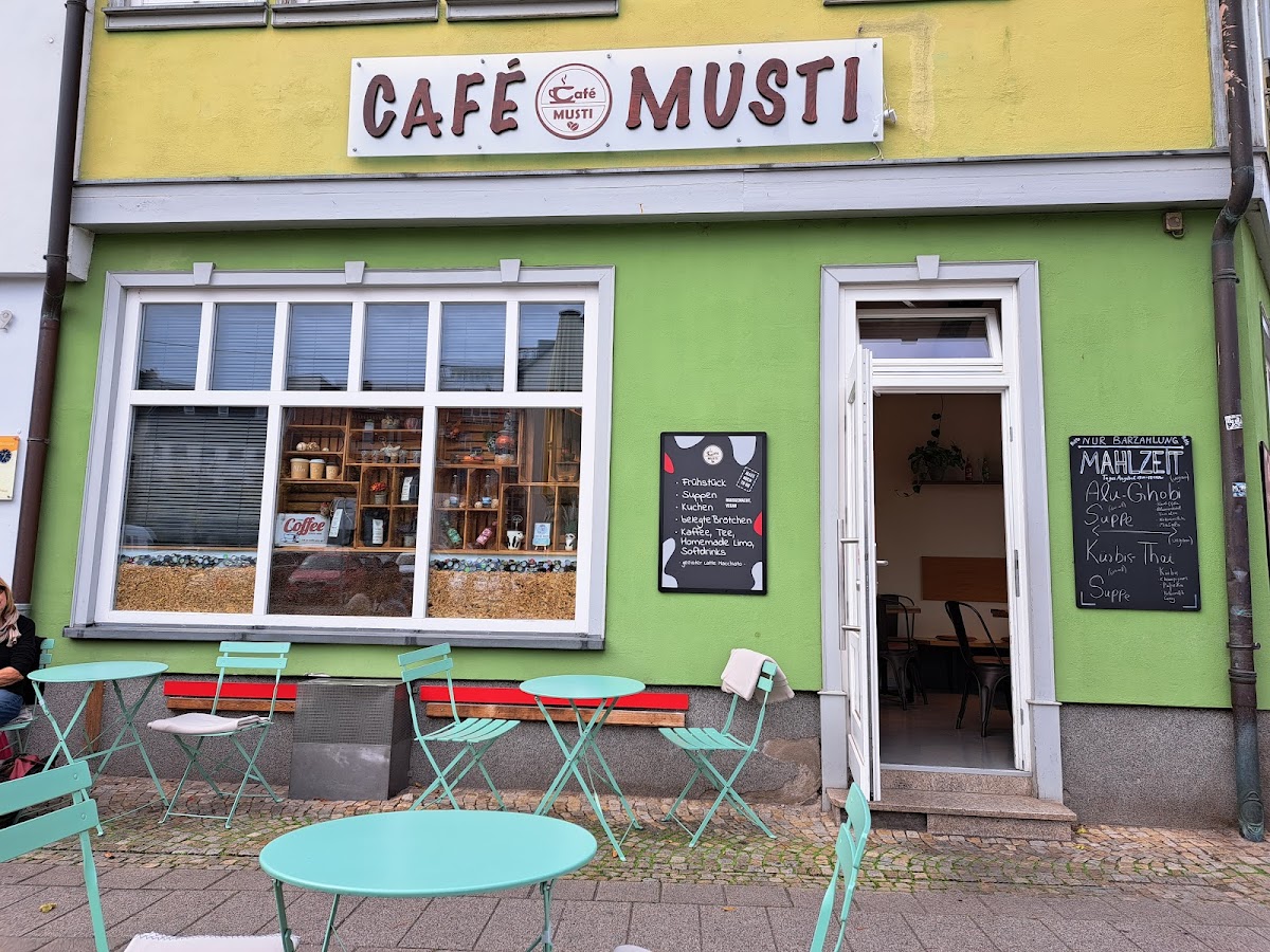 Cafe MUSTI