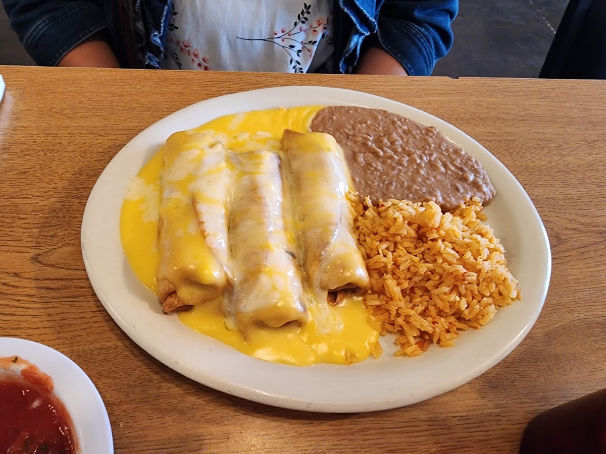 Pablo's Mexican Restaurant - Photo 3