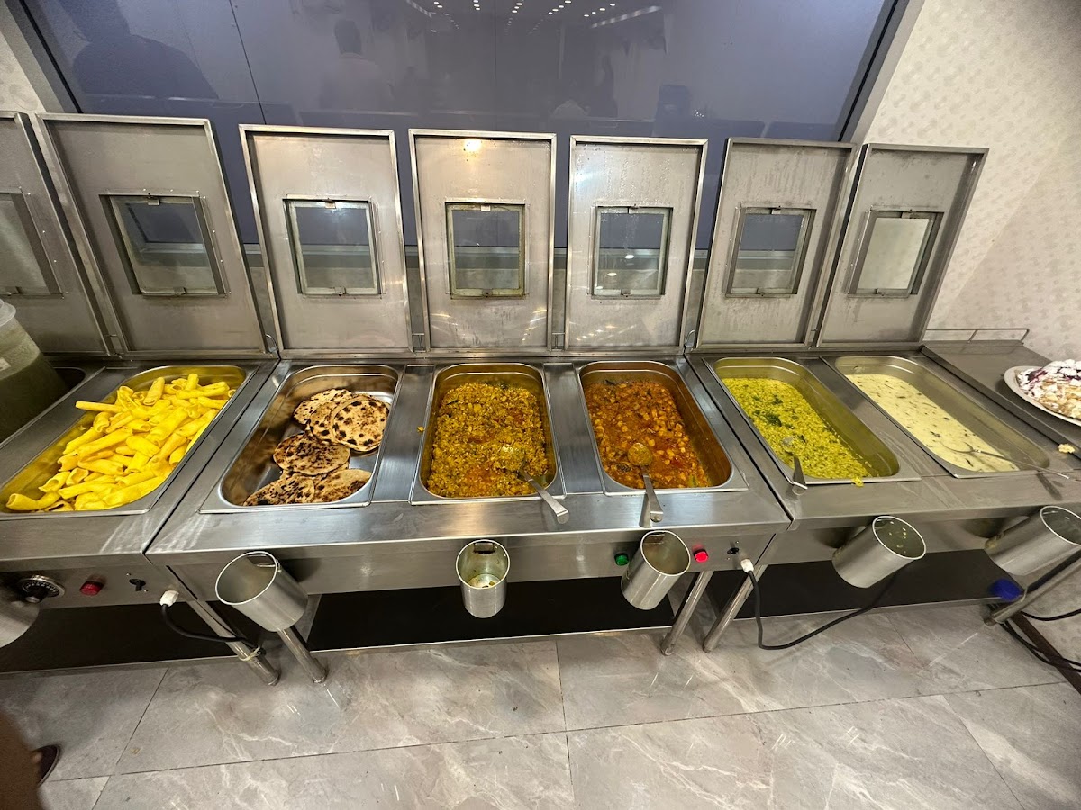 Tulsi Gujarati Restaurant - Photo 3