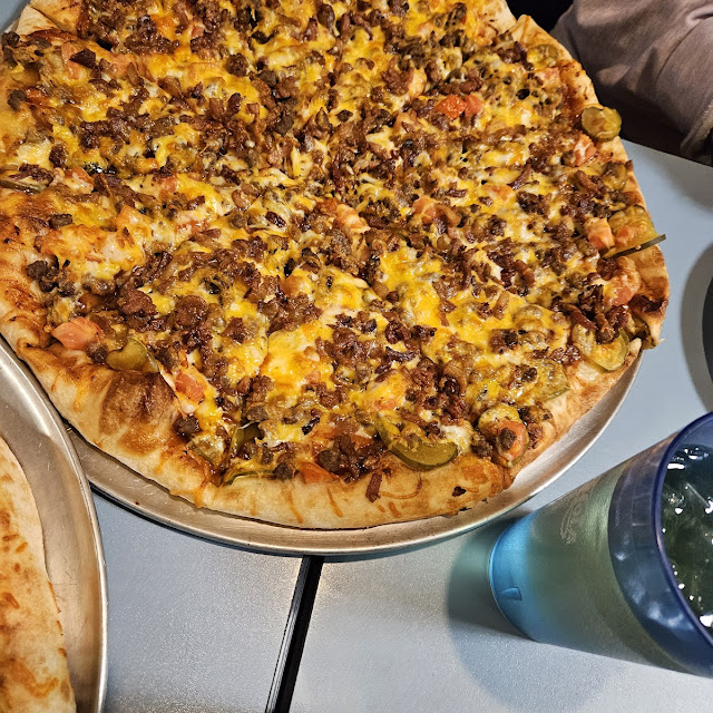 Cheeseburger Pizza