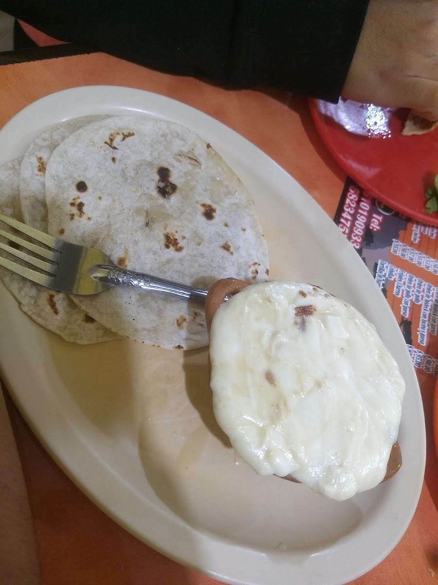 Taquería El Águila - Photo 7