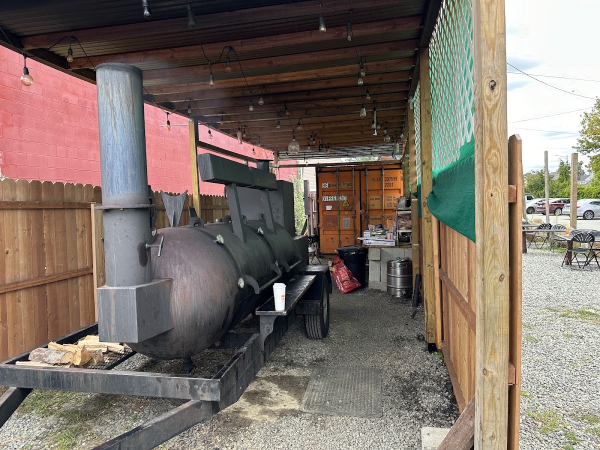Wicked Sinister Smokehouse - Photo 3